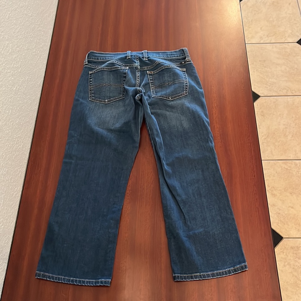 Lucky Brand Crop Jeans - Picture 5 of 6